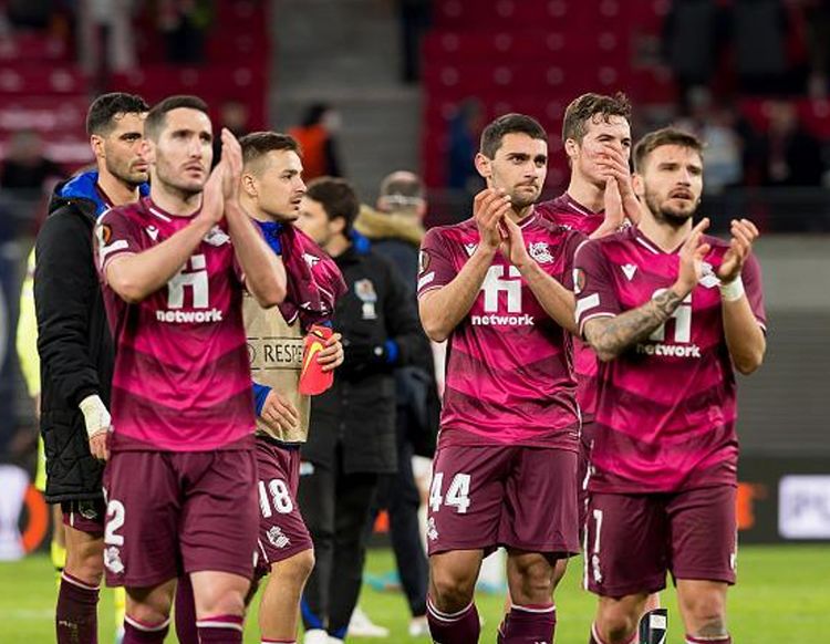 爱游戏-这也行？关键时刻成都蓉城调整名单以备欧联北京首钢官宣签约备战欧冠，比利亚雷亚尔今夜伤情更新(成都蓉城足球最新引援消息)