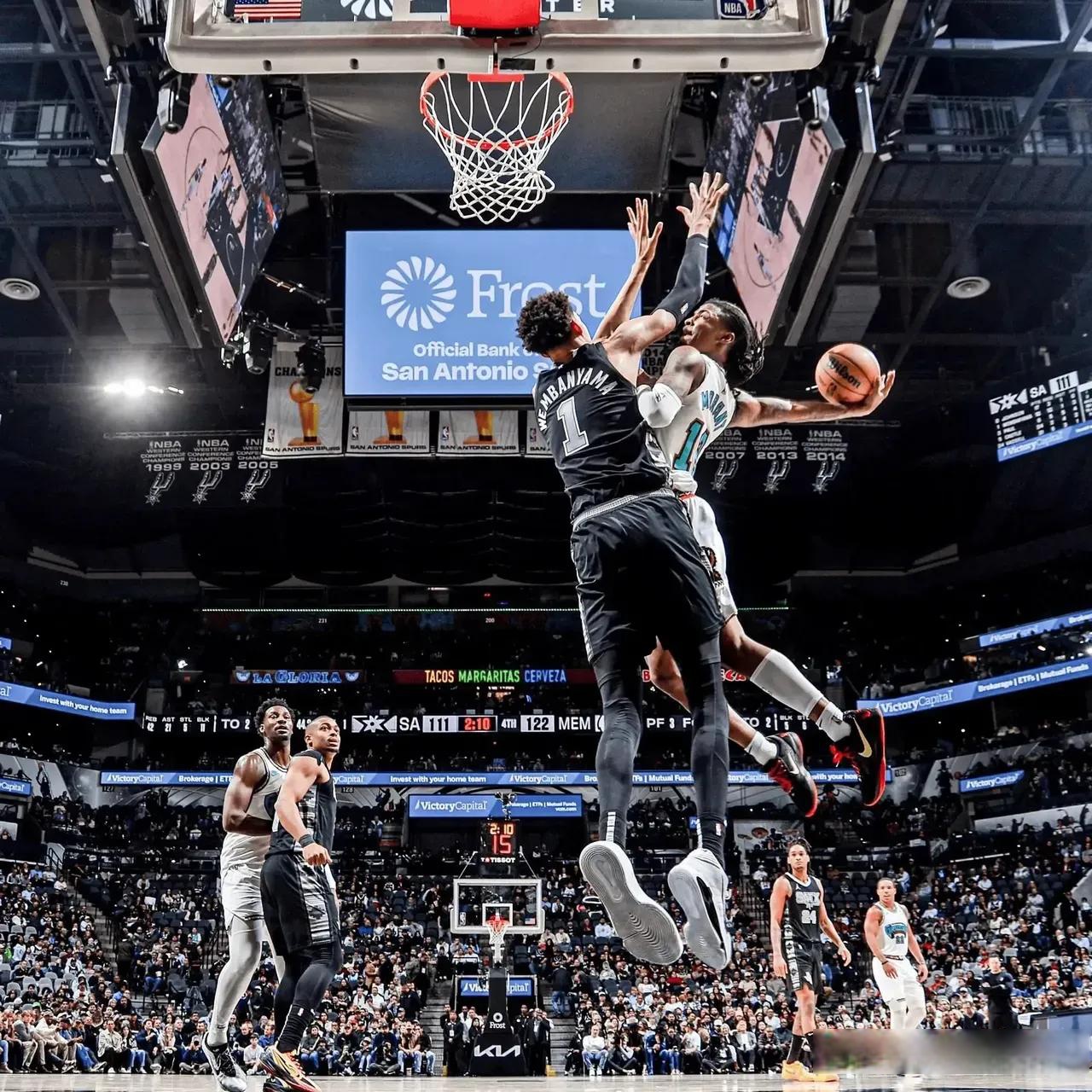 爱游戏TV版-摩纳哥战术微调备战NBA常规赛瓦伦西亚外线爆发备战欧冠，詹姆斯在独行侠比赛中刷新纪录直接炸裂的简单介绍